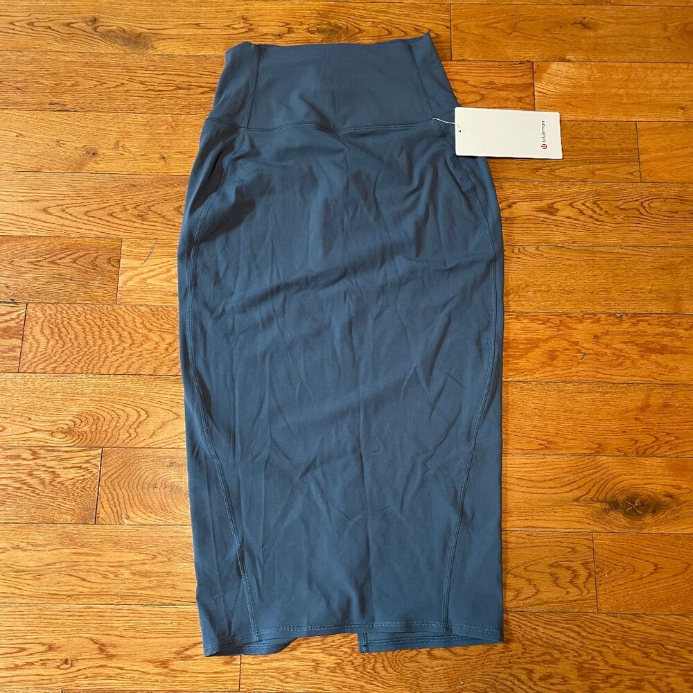 NWT Lululemon Nulu Slim-Fit High-Rise Skirt IRBU Iron Blue Size 4